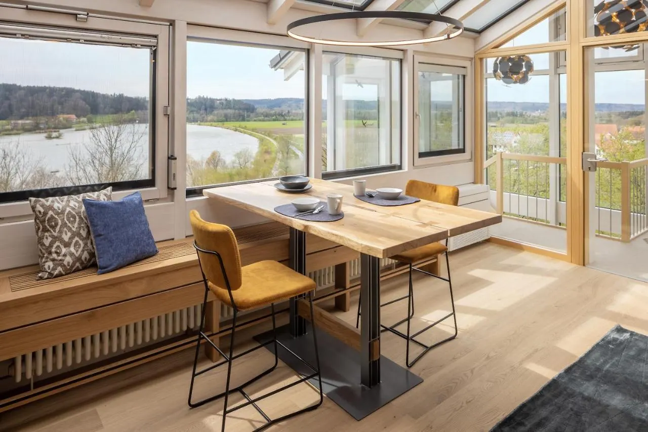 Stille X Weite - Hochwertige Wohnung Mit See-Panorama Kronburg